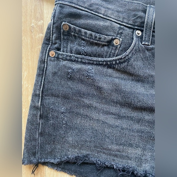 Revolve Levi’s 501 Size 32 black destroyed fray hem denim jeans shorts - Picture 7 of 16